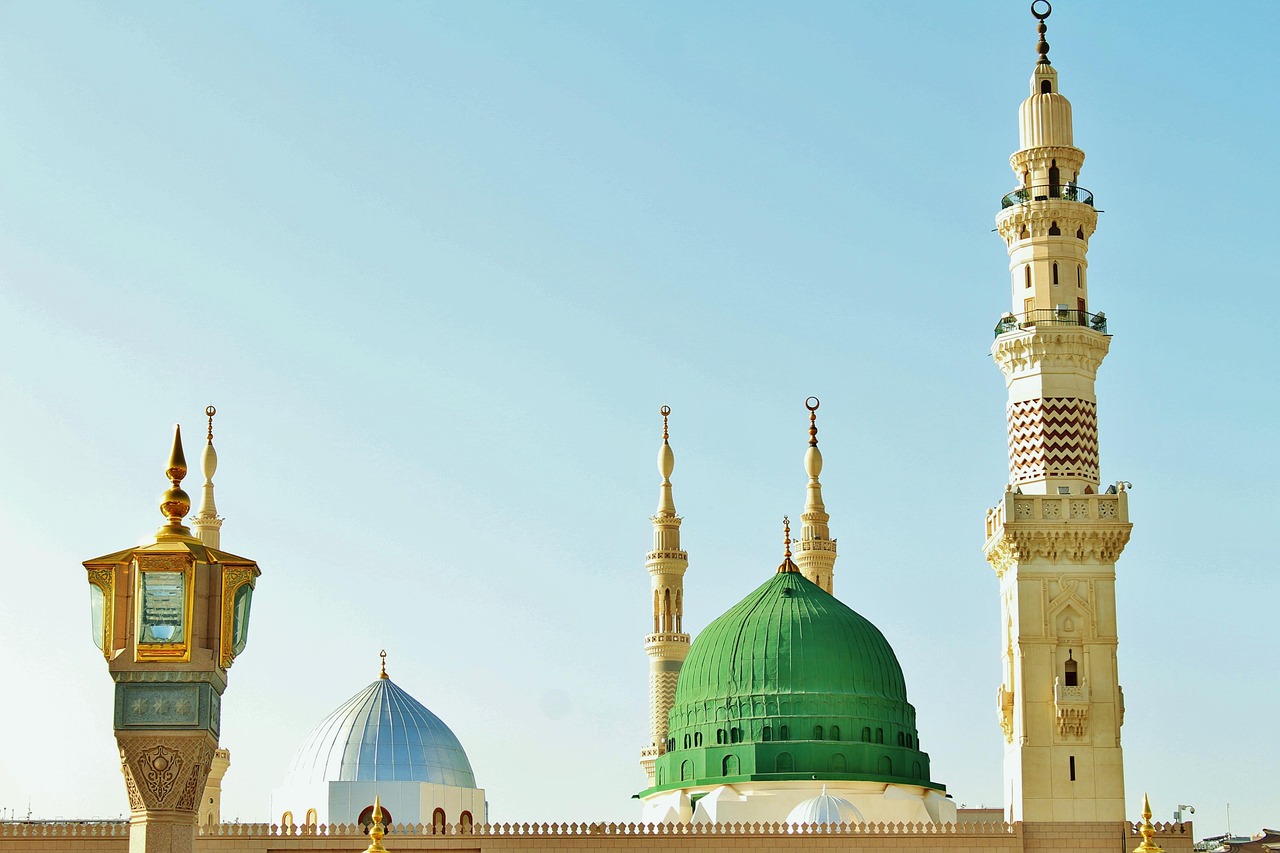 madinah mosque night